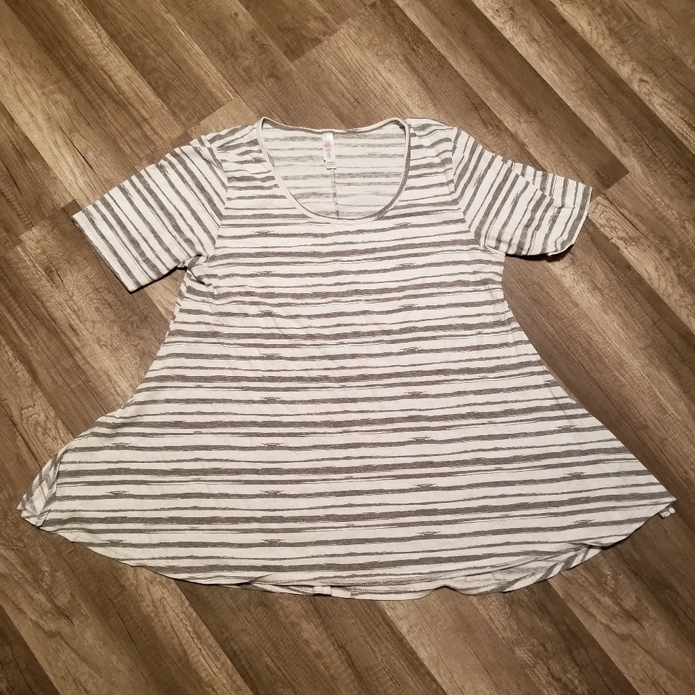 Lularoe Perfect tee
